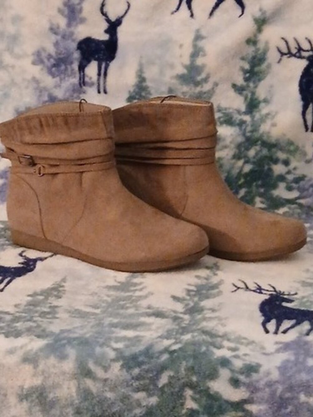 Women's Flat Heel Booties Size 9 M NWT
